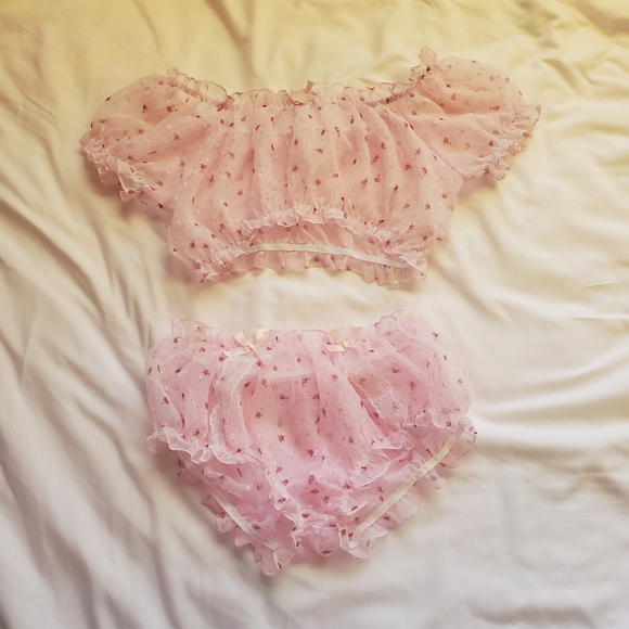 Pink rose floral two piece lingerie set - Picture 1 of 3